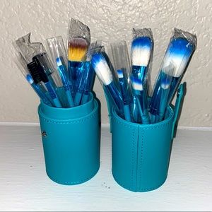 NEW! 12pcs Teal Pro Makeup Brush Set in Round Case